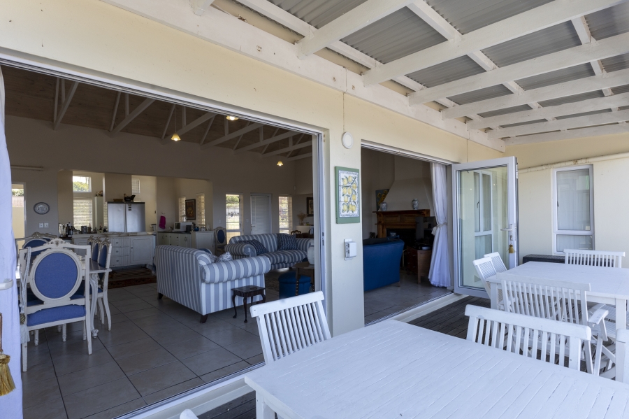 5 Bedroom Property for Sale in Kleinemonde Eastern Cape